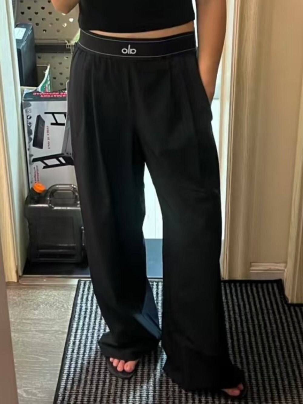 NWT 🍉Alo Yoga Suit Up Wide-Leg Pants (Regular) Premium Casual 🍋